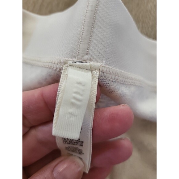 SKIMS Snowflake Pajamas Bottoms New without Tags Size Medium - Picture 4 of 5